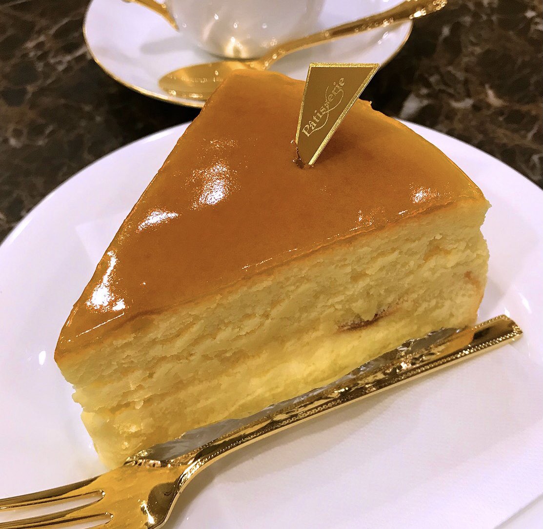 もっこす この ジャムでツヤツヤのスフレチーズケーキ 関西ではわりとよく見たけど関東だとあまり見ない気がする 関西 関東よりもスフレチーズケーキを置いているような懐かしい喫茶店があるかないか なのかなあ T Co S4sra4q5vr Twitter