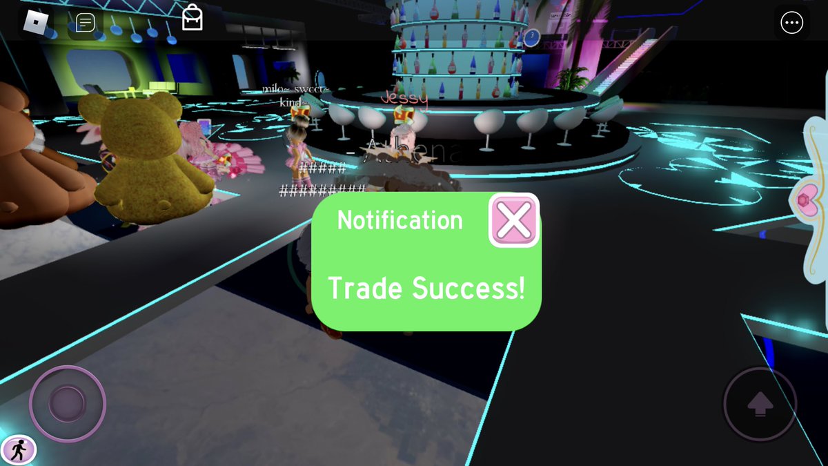 _SimplyyAthena_'s tweet photo. @zhng_lay is super trusted!! I went first with the MFR turtle, then proceeded to Royale High, recommend trading with them! https://t.co/G6B2h2DQUj