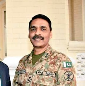 AGFanOff's tweet photo. India can't give surprise to Pakistan.!!
But Pakistan can do..!
It was a remarkable day on #27Feb2019 a day when #TheGreatAsifGhafoor named #MrSurprise gave a shocking surprise to the #India #IAF by shot down their 2 #WarJets #MiG21, #SU30 & #PilotAbhinandan..!
Salute U Sir 💕 https://t.co/7kJ4Ftse0d