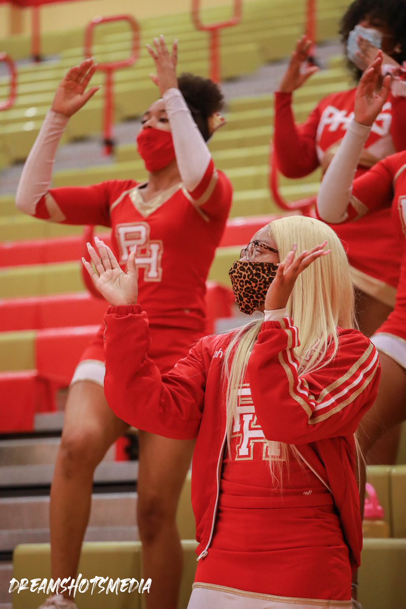 DreamShotsMedia's tweet photo. S/O @phcheerteam 🏀🔥 without Student sections and that many fans they bring more energy into the game https://t.co/ds4IWHFJGl