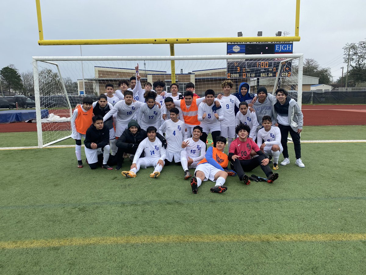 high_jefferson's tweet photo. Congratulations to the Boys Soccer team as they advance to the State Semi-finals. After Two half’s of play, two overtimes , two sudden deaths and the penalty shootout we defeated St.Thomas More 3-1! Congratulations! https://t.co/H2JUoWfeCH