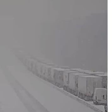 TruckDriversUSA's tweet photo. Arkansas, I-40 right now https://t.co/96cREHYYpb