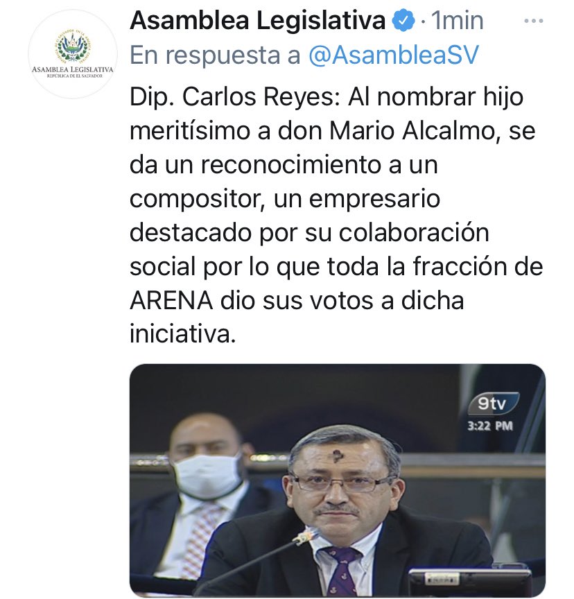 PolitologaES's tweet photo. Ya la riega @carlosreyesrr #Vale20
https://t.co/X5kNeYOjAG https://t.co/mS8Q3pQ5qx