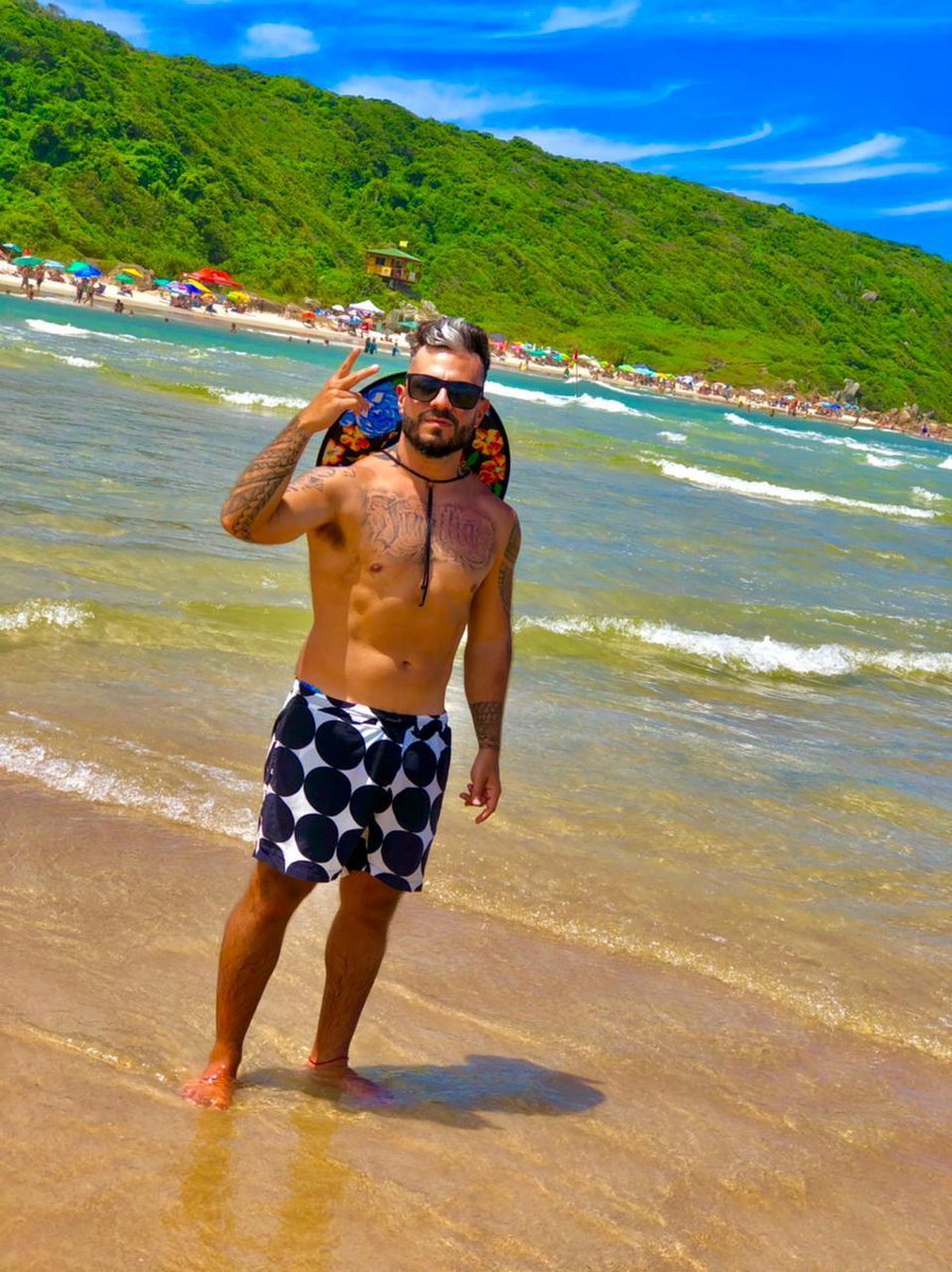 blogdobaxo's tweet photo. Esse ano não teve bloquinho, mas a guarda nunca decepciona! 😜🌊
.
#blogdobaxo #likes #beauty #amazing #party #pretty #ocean #santacatarina #reidaslives #guardadoembau #blocodecarnaval2021 #carnaval2021 #guardadoembau2021 #guardadoembauoficial #pinheiraoficial https://t.co/ALv1gpmKe5