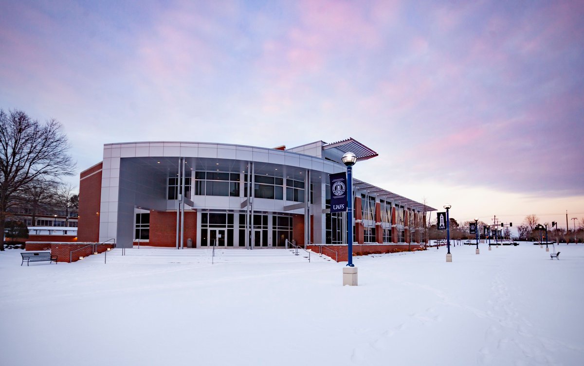 UAFS's tweet photo. The UAFS campus will remain closed Thursday (Feb. 18) and Friday (Feb. 19) due to inclement weather. Remote learning and operations will continue as possible. 

We encourage all students, faculty, and staff to stay home, stay warm, and stay safe. https://t.co/dEvXwSCxMh