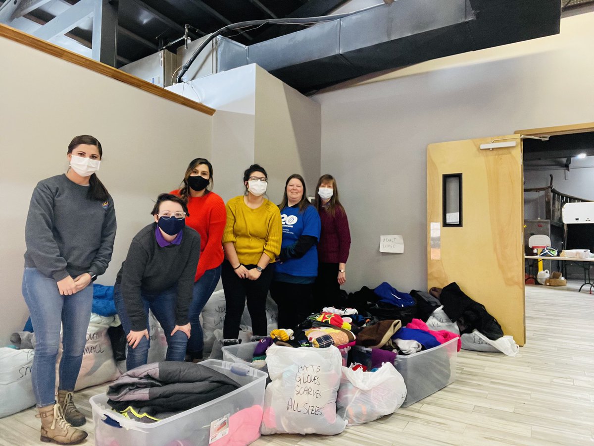 HopeHavenofCC's tweet photo. We served close to 40 individuals and families needing a #handup today at H20💜 https://t.co/4cFsGaqGFl