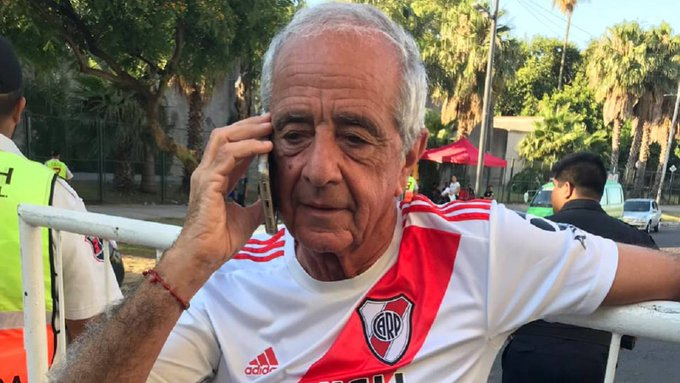 DiegoJosChes_Ok's tweet photo. @RiverPlate estaba envuelto en una crisis financiera sin precedentes, descendido, con deudas millonarias, con plantel devaluado, sin identidad futbolística, sin prestigio internacional y con dirigentes desastrosos. Con @RodolfoDonofrio, ¡River #salió de UTI y #volvió a ser River! https://t.co/vYdF5Ao5lc
