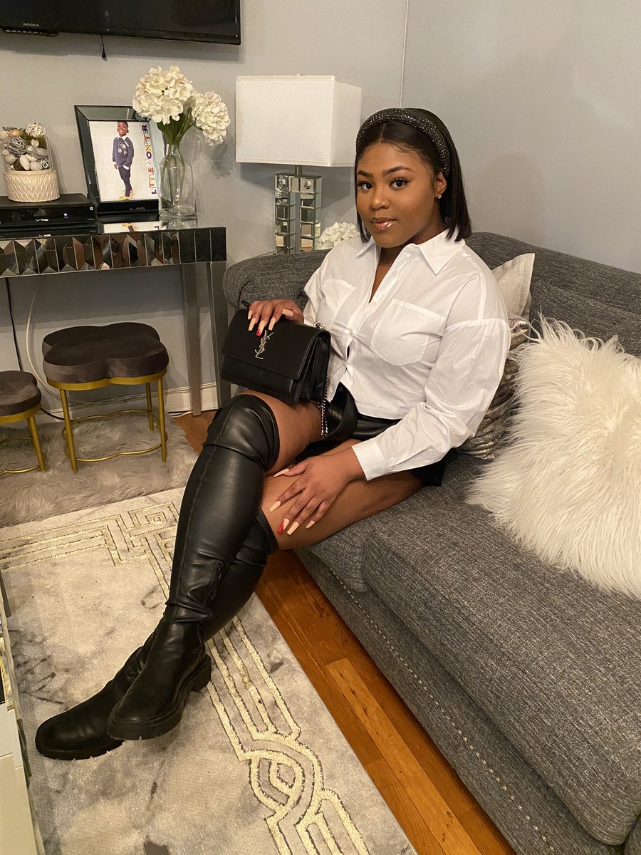 Materialgirlsav's tweet photo. Simplicity is key 🥶 https://t.co/p0cwqvfl5B