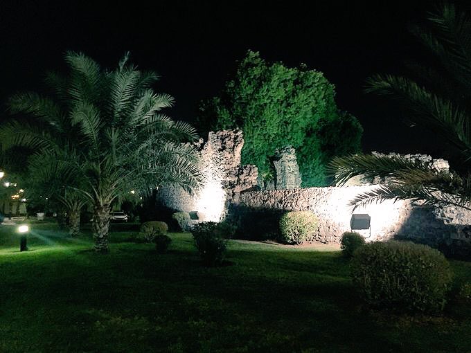 ALRrsheed's tweet photo. قصر سعيد بن العاص الأموي في #المدينة_المنورة كان من وجهاء العرب وأشرافهم، وأفصحهم لساناً، سار نحو طبرستان ففتحها.. كان أمير الكوفة زمن عثمان بن عفان، ثم تولى إمارة المدينة في عهد الخليفة معاوية بن أبي سفيان عام ٤٢هـ، كان حكيماً بليغاً، خلد التاريخ أقواله، وتغنى الفرزدق بفضائله. https://t.co/8lSx2zXM6t