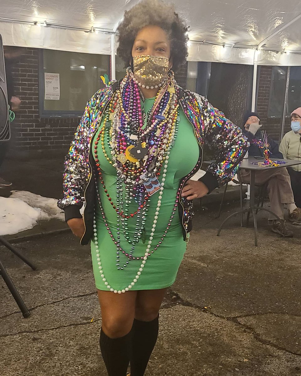 MizzGallow's tweet photo. #FatTuesday2021 #MardiGras2021 #FatTuesday #MardiGras #Seattle #ColumbiaCity #Beatwalk #ColumbiaCityBeatwalk #laissezlesbontempsrouler💜⚜️💚 ⚜💛⚜ https://t.co/5Du4nMGCzC