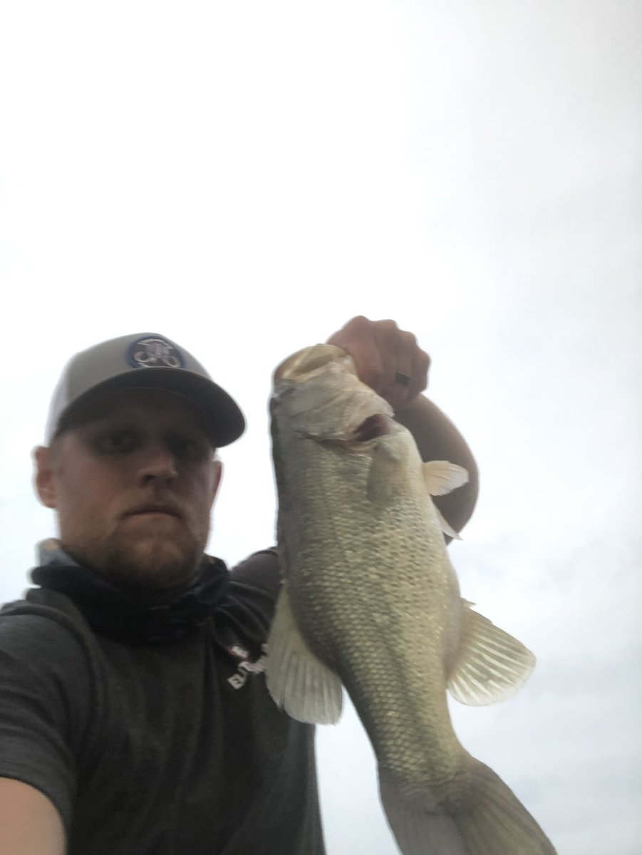 DanMulder3's tweet photo. Good times and warmer thoughts as we all brave this freezing weather. Tight lines will be here soon! #wickedweights #bassreaperbaitco #americantackle #visciousfishing #trccovers #eliteanglr #anglr #thinbluetightlines #vectorhooks #myyolotek #bassfishing #kayakfishing #bass https://t.co/Aa1fegsjBj