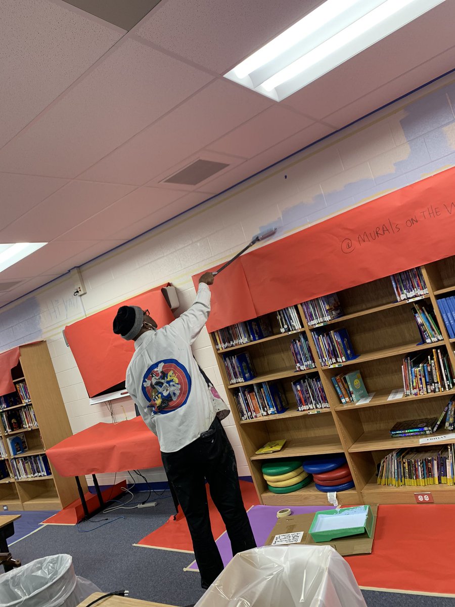 MVESroars_lib's tweet photo. It’s starting. Anticipation....@MuralsOnTheWall @mvesroars https://t.co/KQAWo4lH0E