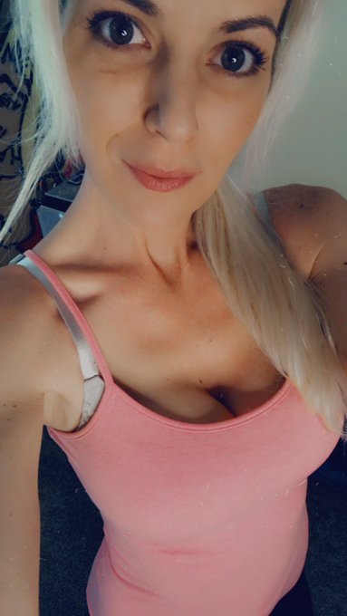 Just dropping in to say hi!!! https://t.co/Sj57LZ8WPE<a href="/tag/freethenipple"class="tags"><span>#freethenipple</span></a><a href="/tag/waystomotivatemen"class="tags"><span>#waystomotivatemen</span></a>