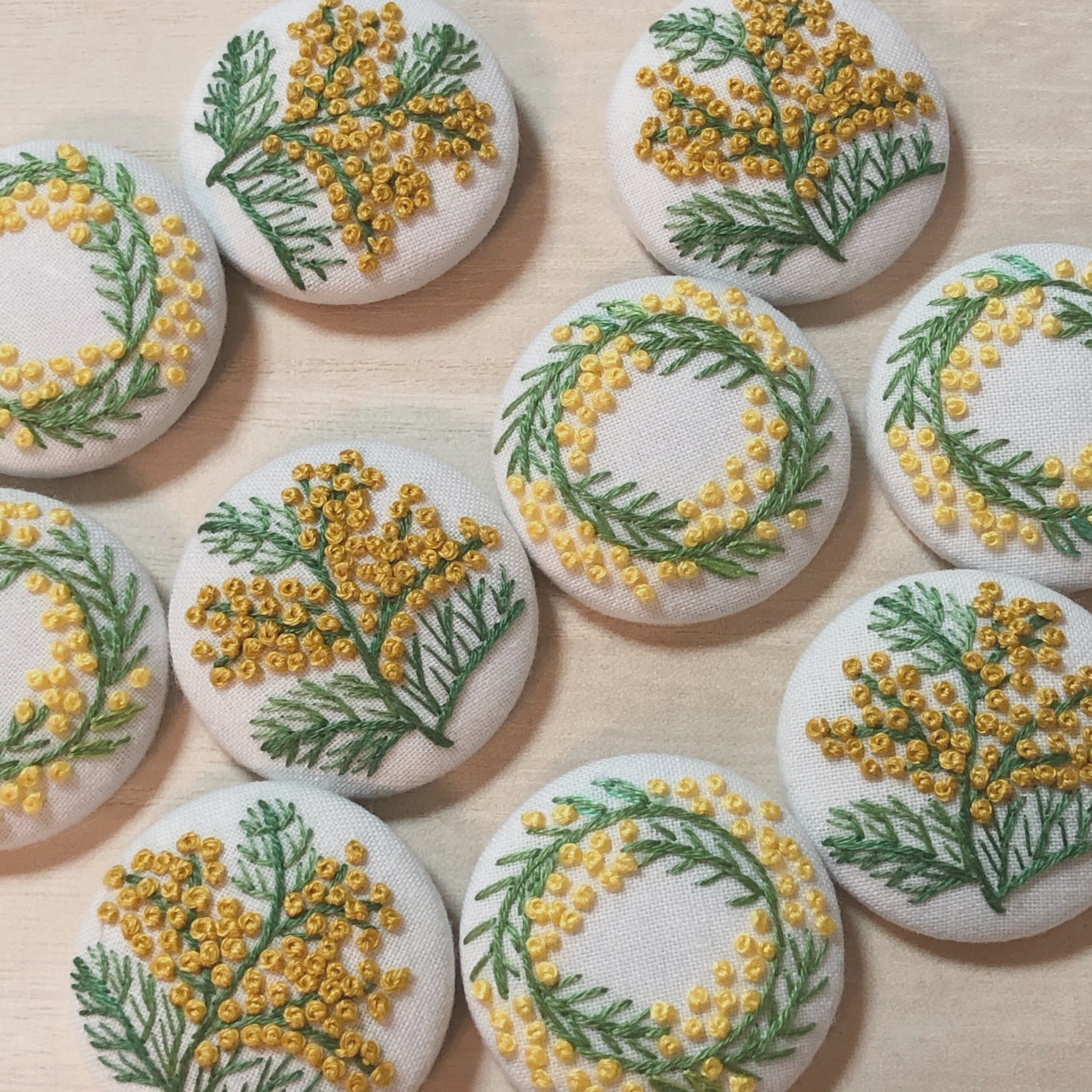 Coco 刺繍ブローチ アクセサリー ミモザ刺繍ブローチ完成です T Co C1hm0uoprf 刺繍 Minne Creema ミモザ 春 ハンドメイドで春を先取り T Co G0gnndlxw9 Twitter