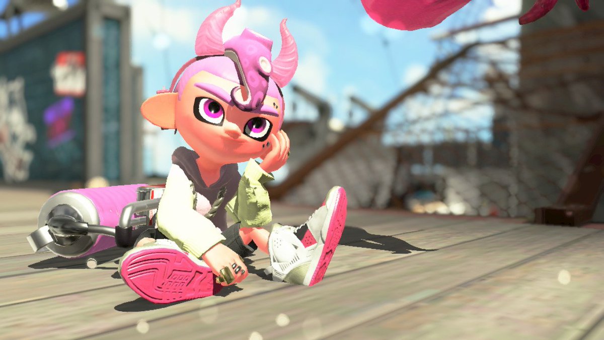 Bit of personal hype, but I frequently play as this octoling in S2, and when I draw them or friends draw them, I request for a "Clefairy flip" for the hairstyle cause it's not in S2 but I think the curl is cute

S3 IS GIVING ME THAT HAIR CURL ???

3rd image is by @DroseAttack 