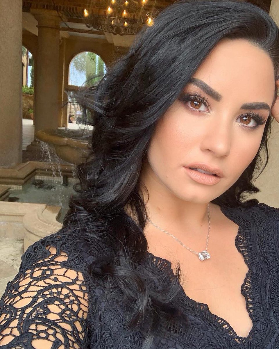 @enews's photo on Demi Lovato
