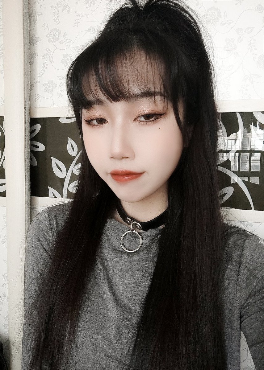 傻的   没男朋友难过一整天     开心364天 https://t.co/hjdCOmkXLG