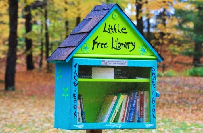 I'm loving the local free library culture.

#freelibraries #books