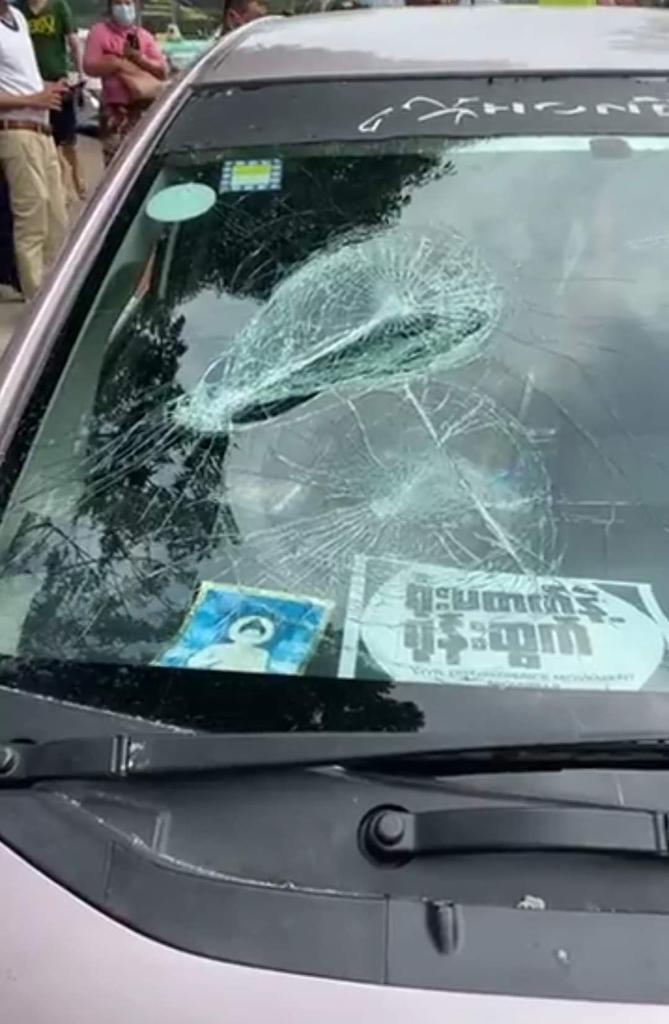PhyuEiMon3's tweet photo. @RapporteurUn It's happened in Bahan Township, on the Kabar Aye pagoda Road, near Bahan 3rd street bus station. Some of the terrorist hit the cars on the road by iron bar.
@bbcburmese 
@RFABurmese 
#WhatsHappeningInMyanmar 
#Feb18Coup https://t.co/EHsIRKOkK6