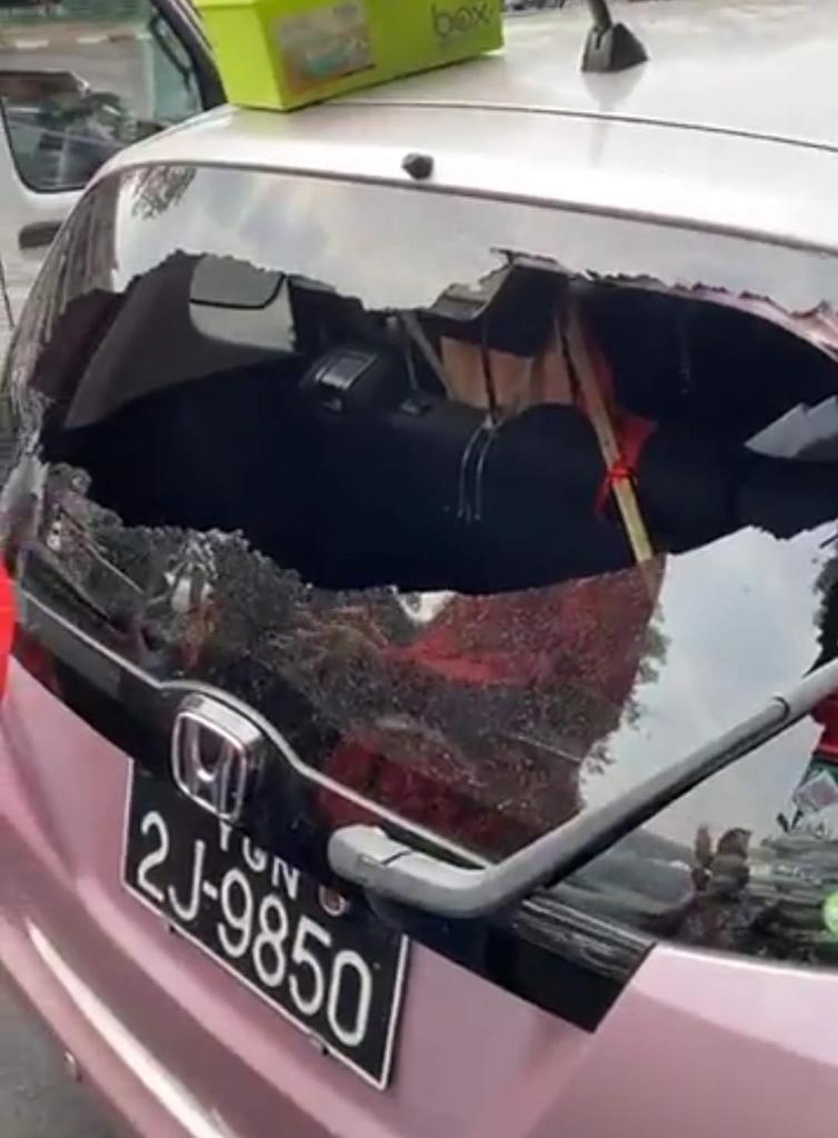 PhyuEiMon3's tweet photo. @RapporteurUn It's happened in Bahan Township, on the Kabar Aye pagoda Road, near Bahan 3rd street bus station. Some of the terrorist hit the cars on the road by iron bar.
@bbcburmese 
@RFABurmese 
#WhatsHappeningInMyanmar 
#Feb18Coup https://t.co/EHsIRKOkK6