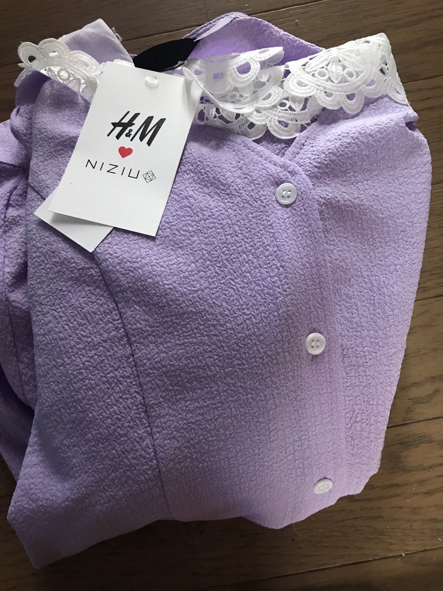 H M Japan 本日発売 グローバル ガールズグループ Niziu が登場する H M Niziu コレクションが ついに発売開始 コレクションアイテムをゲットして メンバーとのお揃いコーデを楽しんじゃおう 今すぐアイテムをチェック T Co