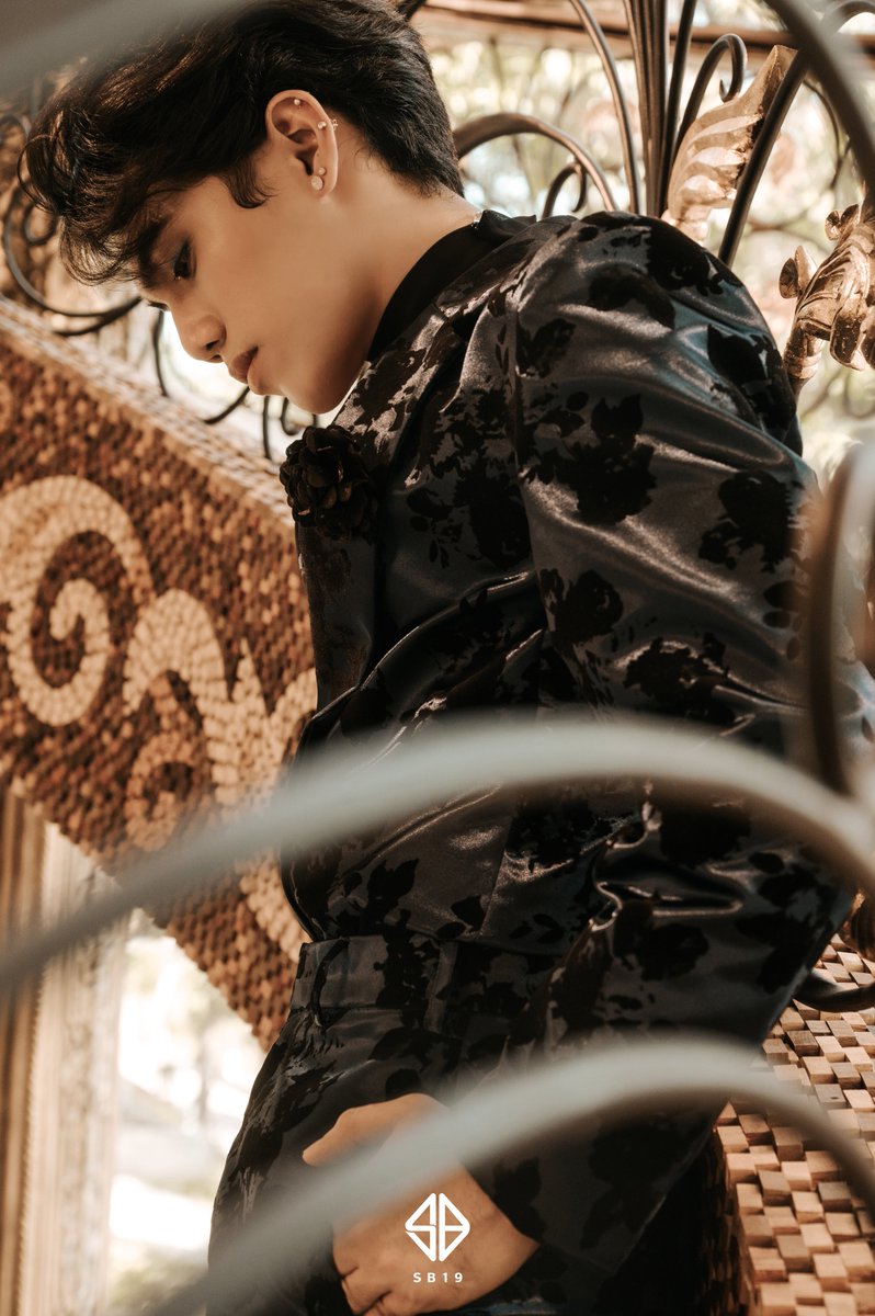 SB19Official's tweet photo. 📸 #SB19_STELL

Photos by @chapters_ph
Styled by #RanqueStylingTeam @markranque2
Location: Rancho Bernardo Luxury Villas and Resort @ranchobernardovillasph

#StayInspired #ChaptersPH #ChaptersPhoto https://t.co/s6nifBMsQD