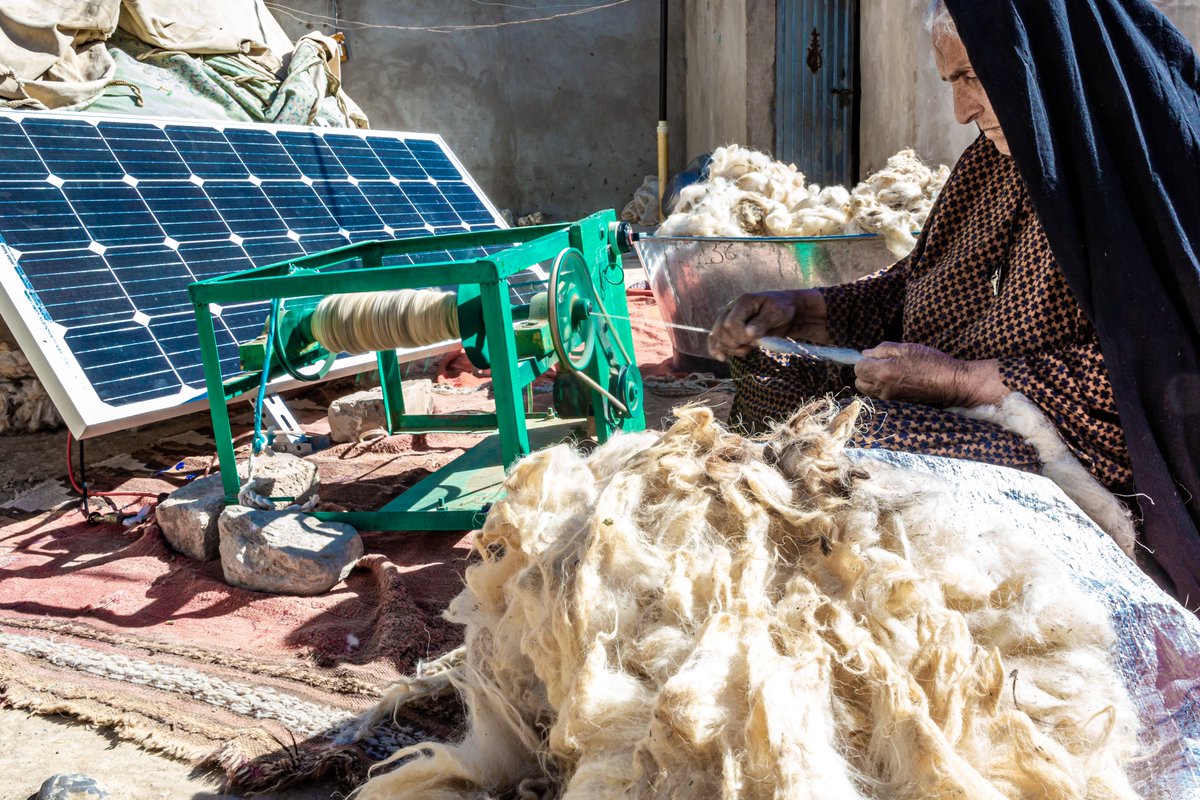 WESSPk's tweet photo. #GIZPakistan is investing in skill trainings that will lead to stabilizing livelihoods. One such activity is mechanized wool-spinning to support both #AfghanRefugee & host community women
#UrbanCohesionHub #Quetta https://t.co/evGkFsh82d