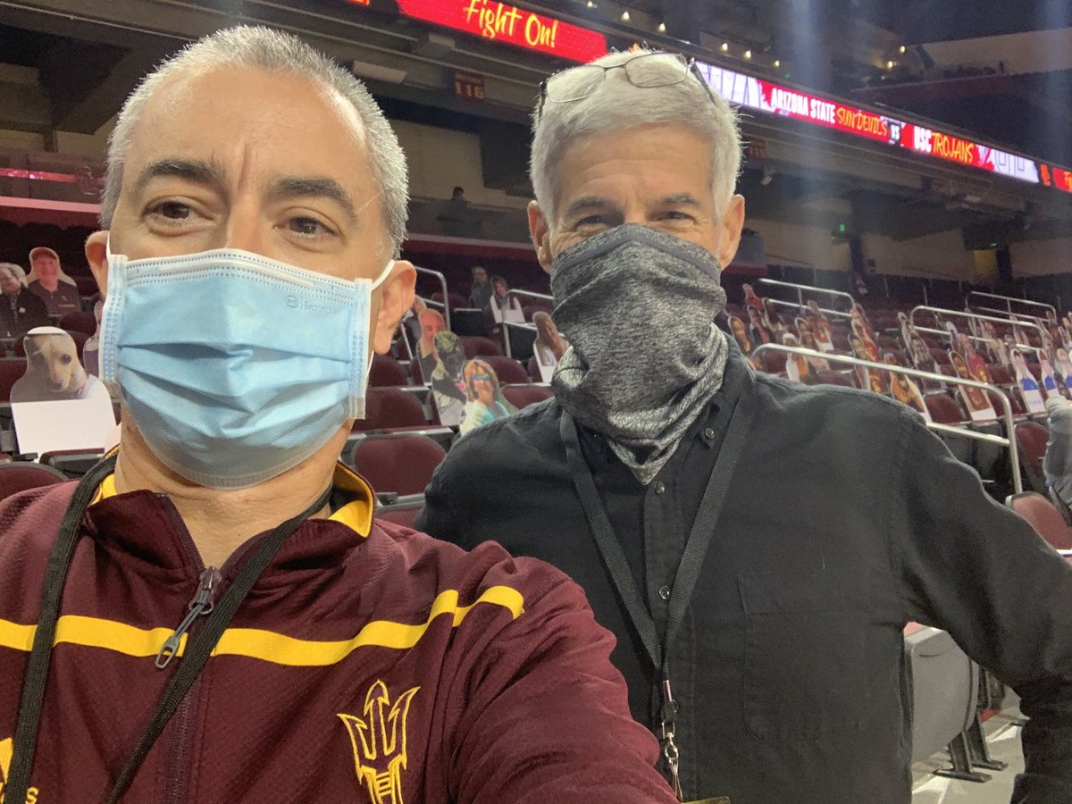 Good to see USC SID great Tim Tessalone tonight. Absolute pro and one of the best to do this. On Mt Rushmore of SIDs.  Also I haven’t figured out where to look for a selfie.
