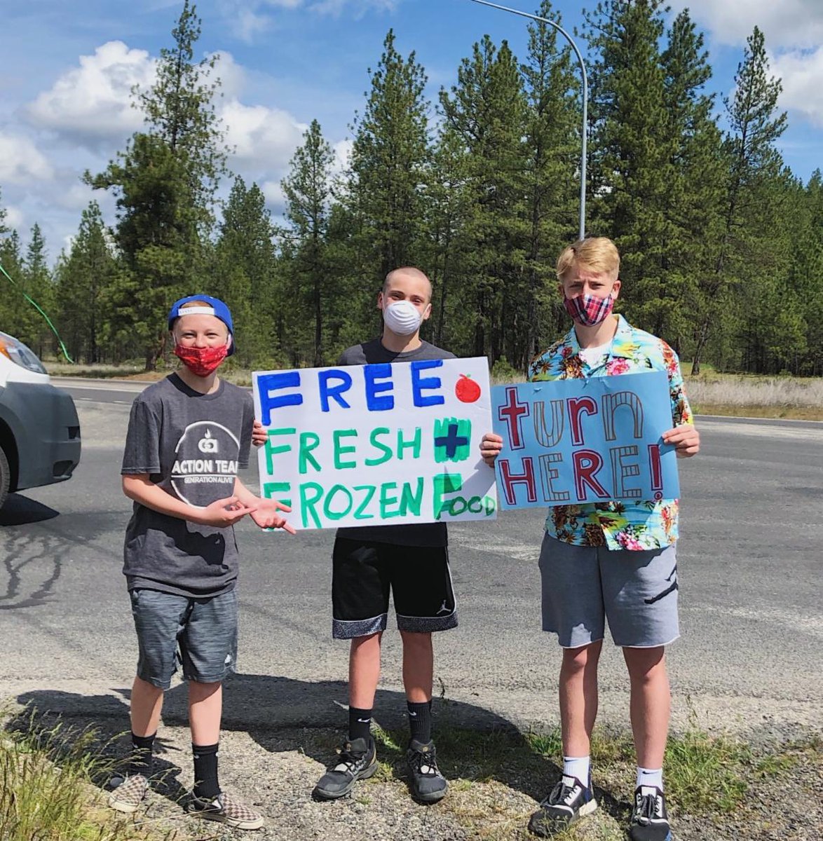 Anyone else dreaming of warmer weather? ✋ 

Rain or shine, Lakeside students distribute food every Thursday at 2:30pm. We're grateful for these dedicated leaders!