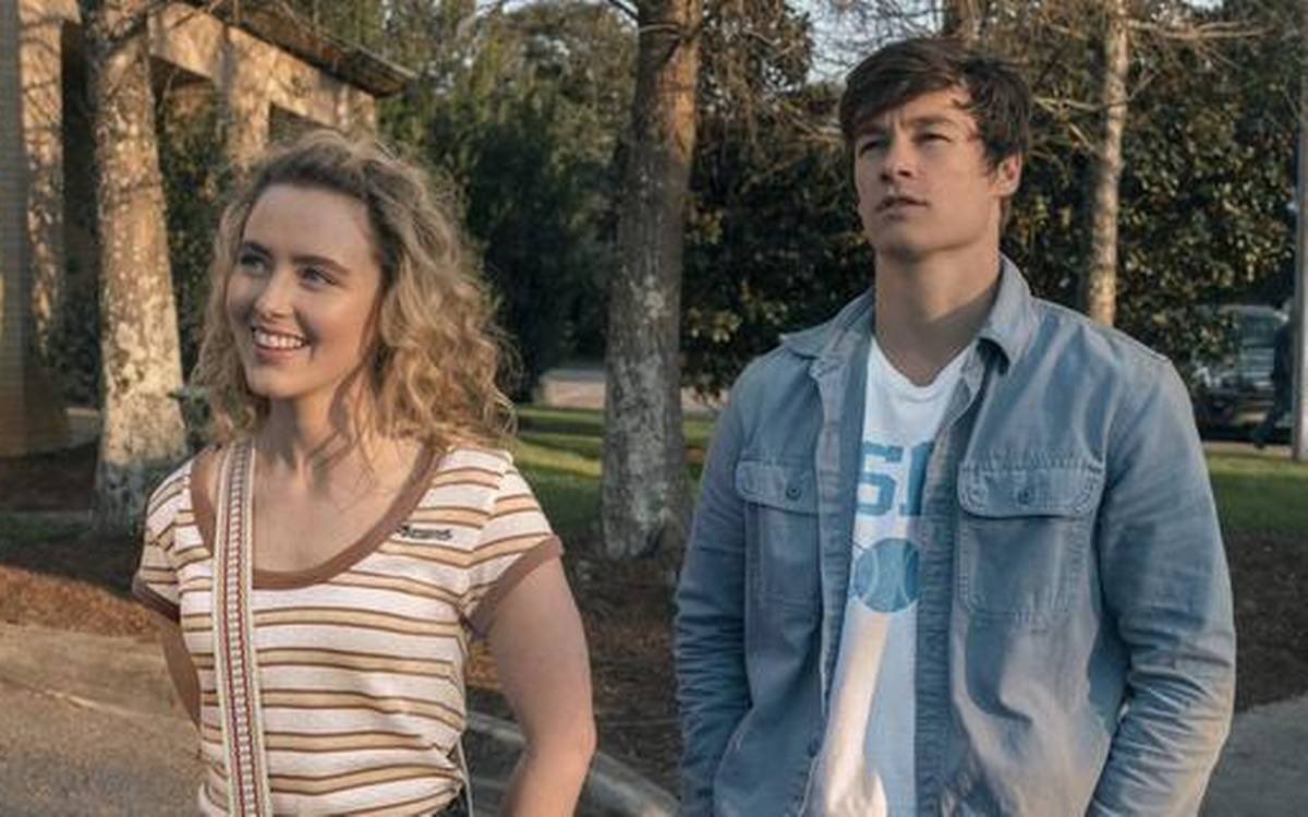 xyelenaswifex's tweet image. I always put #MapOfTinyPerfectThings on when I’m sad, because Mark and Margaret’s relationship is free serotonin actually