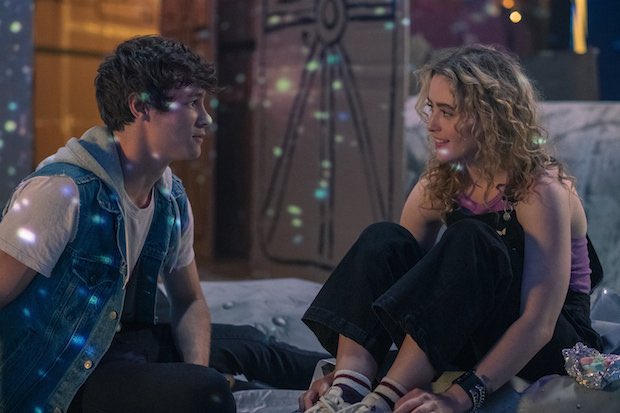 xyelenaswifex's tweet image. I always put #MapOfTinyPerfectThings on when I’m sad, because Mark and Margaret’s relationship is free serotonin actually