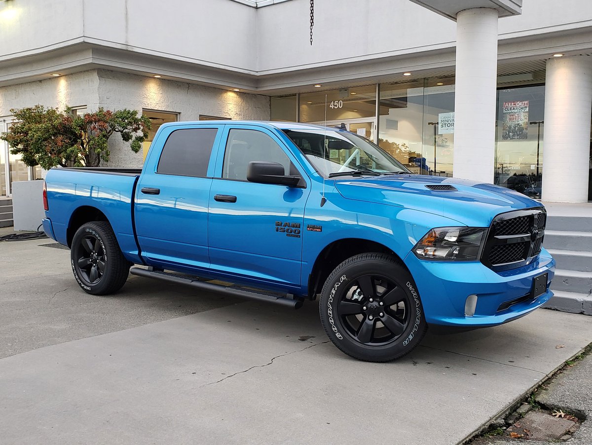 marinechrysler's tweet photo. 2021 Ram 1500 Classic Express Night Edition in Hydro Blue 😍😍😍

#ram1500 #dodgeram1500 #ramtrucks #ramtruck #dodgeram #ramclassic #hydroblue #ramrebel #5thgenram #ramnation #hemi #mopar #marinechrysler https://t.co/Wi6Lz95NEx