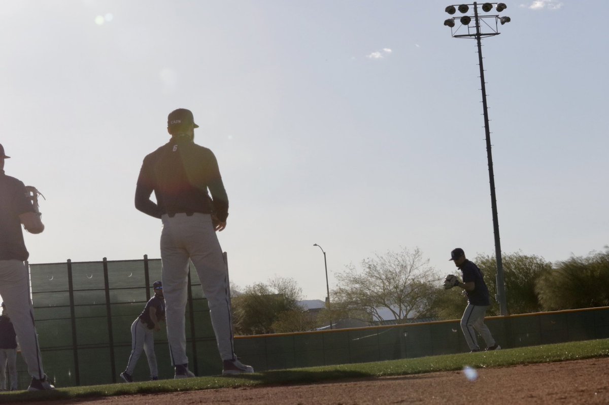KStateBSB's tweet photo. New weather. Who dis? ☀️🌴

#KStateBSB https://t.co/NxpS8SxJAJ
