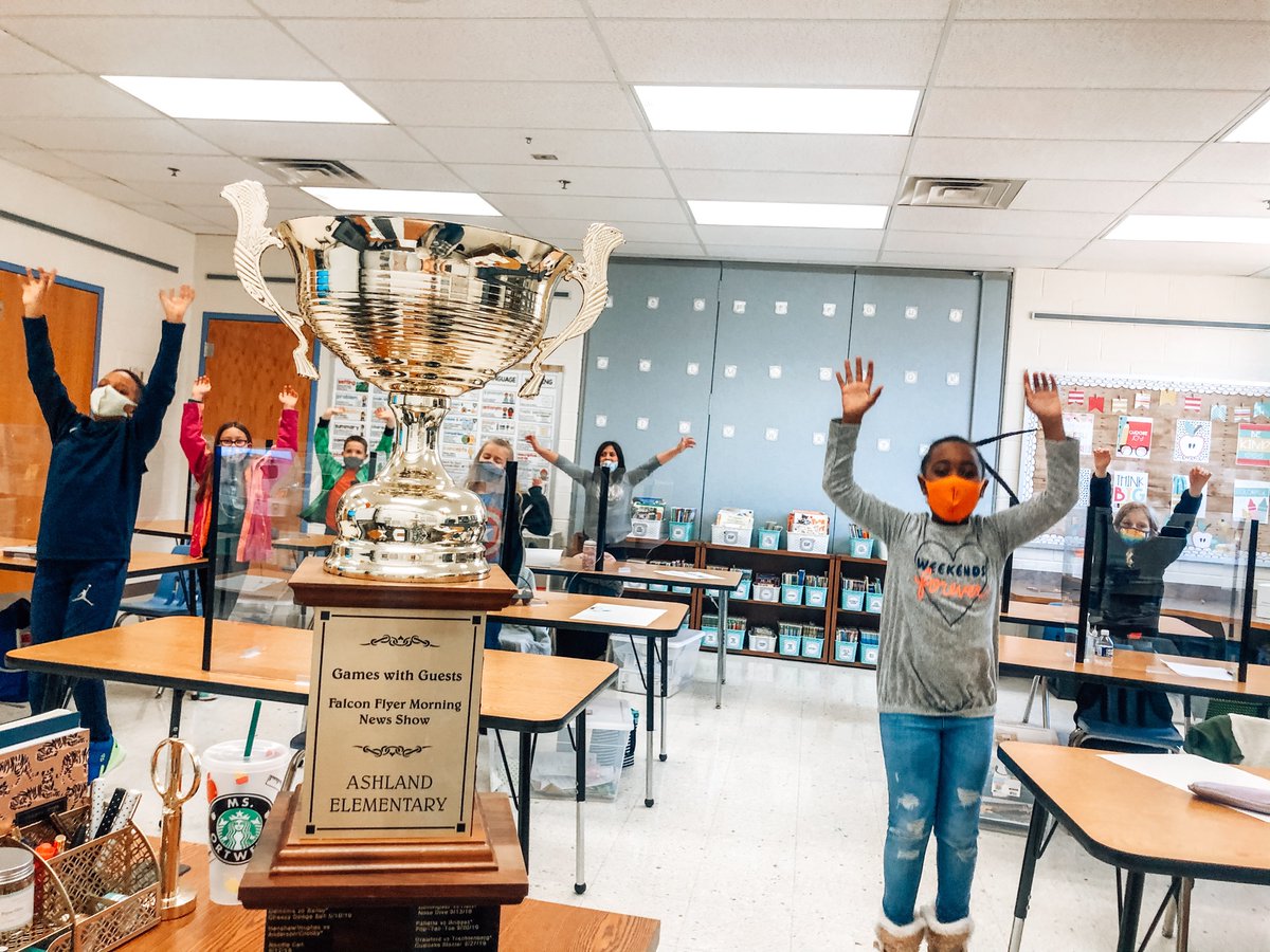 MsOrtwein's tweet photo. Shoutout to my supportive students! Thanks for cheering me on for my first Games with Guests🙌🏼 We are loving the temporary addition to our classroom🏆 #ashlandsoar https://t.co/ZqV6Xis6hZ