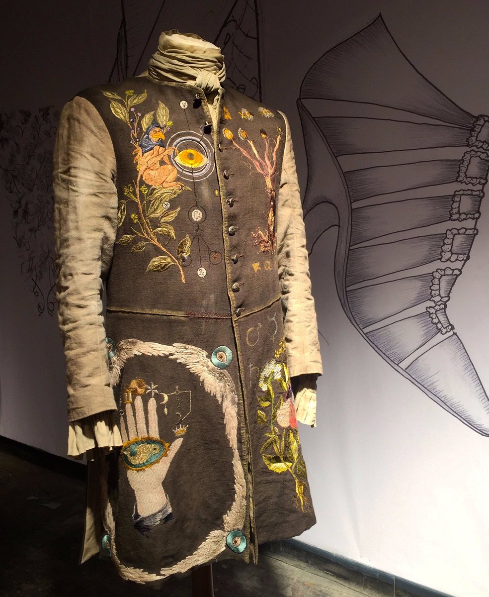 katie_epp's tweet photo. @OutlanderCostum Absolutely LOVE Master Raymond’s coat/vest! I would turn my home into a museum to display this! https://t.co/d6qc0Ahthf