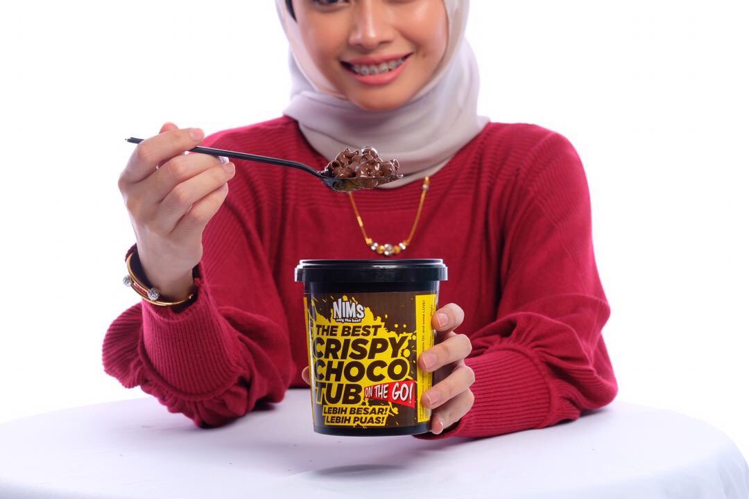sakinah_shahar's tweet photo. Hello Feb Babies!👶🏻 Good news for you!! I nak bagi free chocotub (you can choose) for 2 random ppl!🌻 You just hv to Rt this tweet and comment your date Birthday okie!🎉 I’ll announce 2 lucky winners on 28Feb, Goodluck!❤️ https://t.co/tVWt9G9SYV