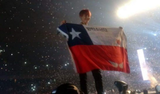 crisesmar1's tweet photo. @entel Gracias @entel por ayudarnos a las #ChArmys a hacer un sueño realidad
#JHope se merece esto y más en su #happybirthdayJHOPE
Ahora a prepararse pues se vienen 6 cumpleaños más 😍😁😅😂
Pero #Armys siempre estaremos apoyando a quienes quieran ser parte del mundo de @bts_bighit https://t.co/CiaytQBe0D