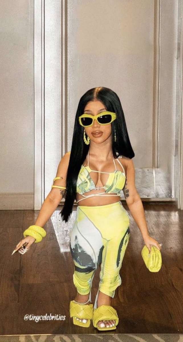 iamcardib's tweet photo. It Cardi bitch https://t.co/jQatMOyVpI