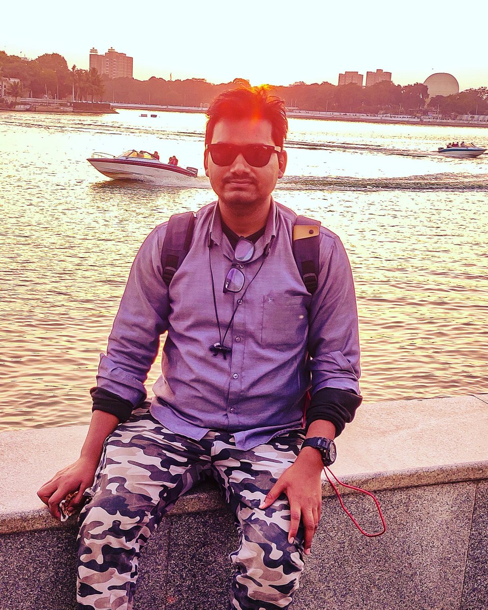 mrrkvlog's tweet photo. โLook for the magic in every moment.โ @mrrkvlog_gamedev
Tags
#sun #sunset #Ahemdabad
#AhemdabadVlog #yt #delhi #jaipur #mumbai #indianVlogger #chillvibes #water #lake #lakeLife #morningvibes #eveningvibes #MRRKVLOG #nestedMango #GameDeveloper #vlogs #vlog #vlogger #RJ #anchor https://t.co/TbJ5QBpNNQ