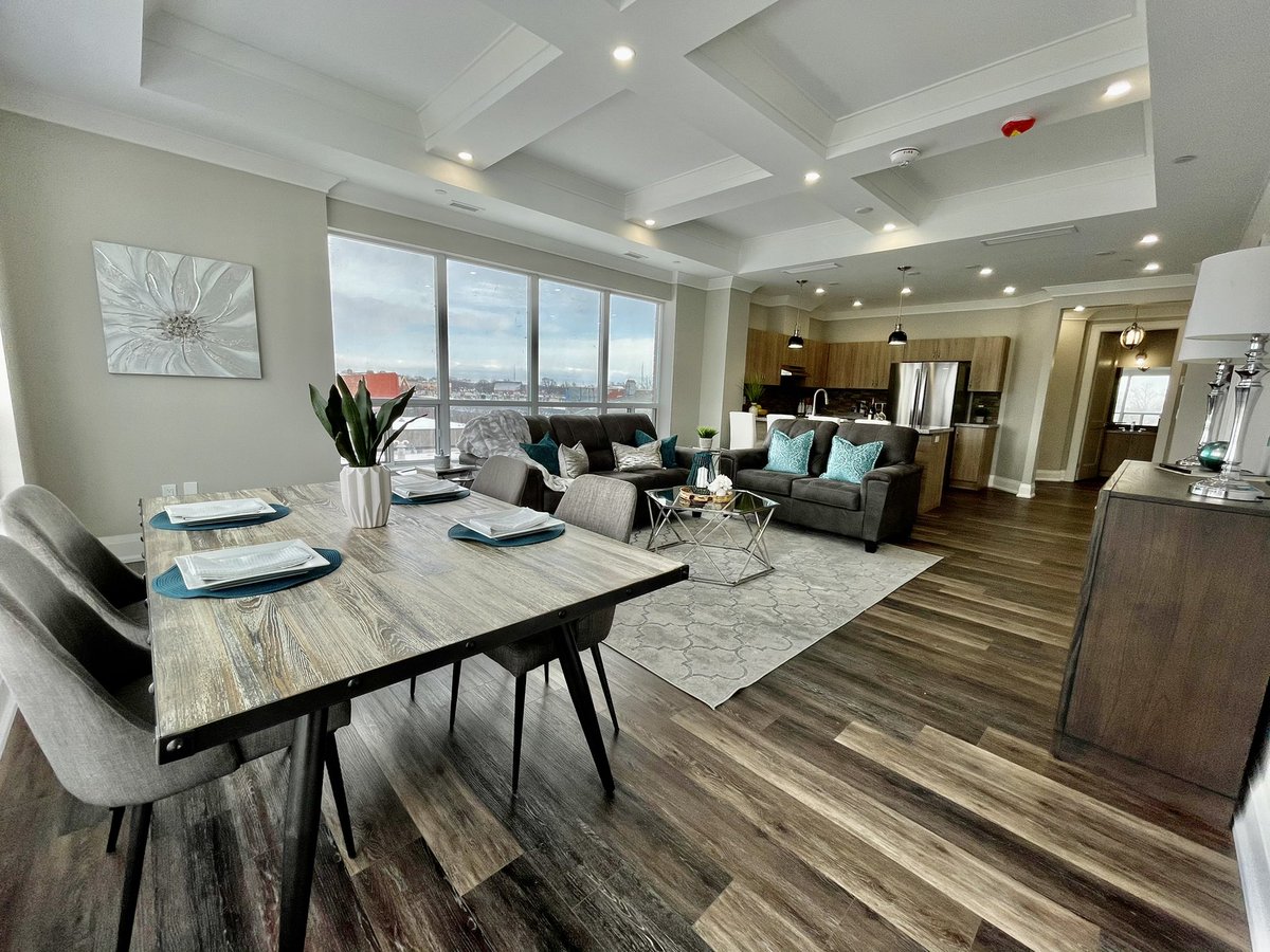DimplesDecor's tweet photo. Downtown Chatham, Ontario Vacant Staging!  Sneak peek of The Boardwalk in the Thames apartments.  This was a fun project...the views are so stunning overlooking the top of Chatham which you really don’t see very often.  #dimplesdecor #vacantstaging #historicdowntownchatham https://t.co/Qf1iNu0GLe