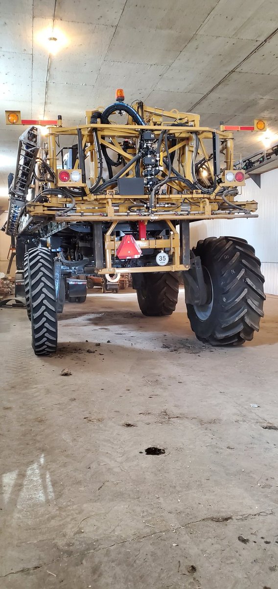 Put these mean looking 800/70r38 Michelin onto this #Rogator1300. Will hardly leave a tire track now in #plant21 #sayNoToCompaction 
<a href="/sunvalley_tire/">Sunvalley Tire</a>