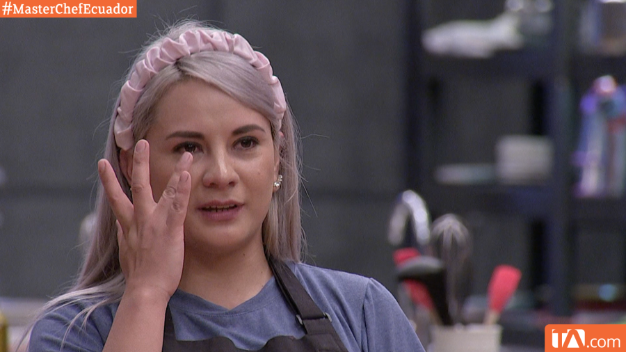 teleamazonasec's tweet photo. #MasterChefEcuador | Hoy Elizabeth debe abandonar las cocinas. Llegar al TOP 6 de cocineros aficionados es un gran orgullo. Elizabeth tiene un gran potencial y esperamos que lo explote de la mejor manera. https://t.co/qJBUje4u1O