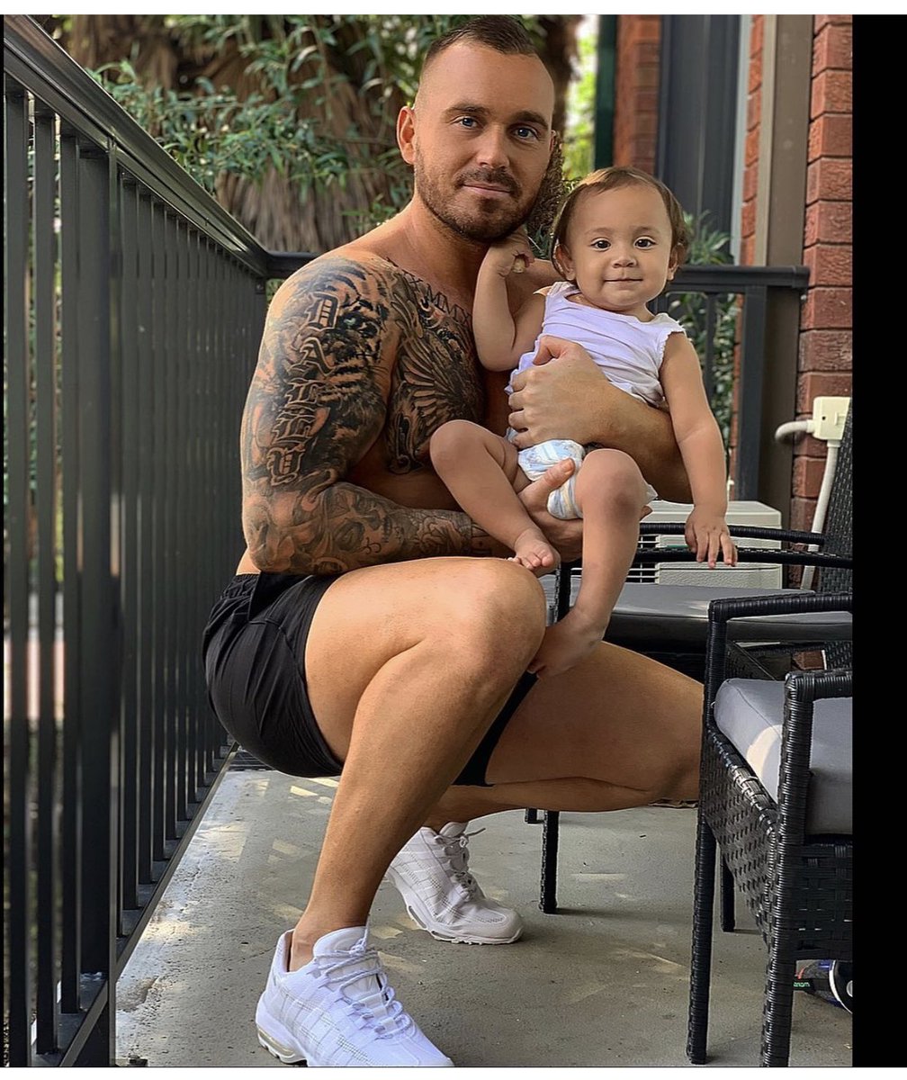 CjCyrell's tweet image. My boys #twinning when MAFs meets love island @edendally