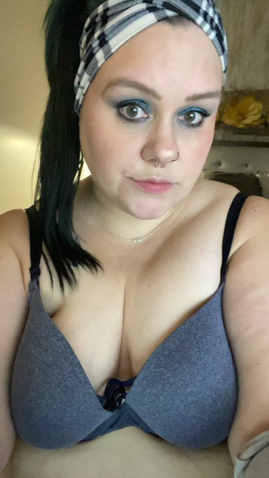 Live on @chaturbate right now!!! Come hang! https://t.co/XxIRHlJBeX<a class="tags" href="/tag/chaturbate">@chaturbate</a>