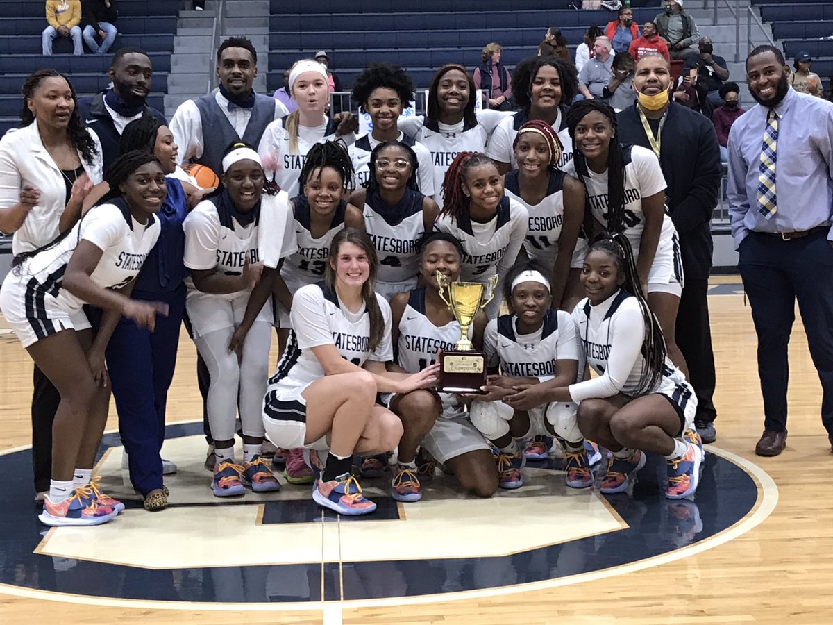 Statesboro_WBB's tweet photo. ✅ We>Me Mindset
✅Hard-work &amp; Dedication
✅21-0
✅UNDEFEATED REGION CHAMPS!🏆
Loading... State Playoffs! #ThirdTimeWasntTheCharm #FinishYourFood #StayHumbleStayHungry @AndyGold24 @TheBigGuyWJCL @thejoshaubrey @KyleSandy355 @SandysSpiel @WSAVConnorD @scoreatlanta @PGH_Georgia https://t.co/d6tzKMKepD