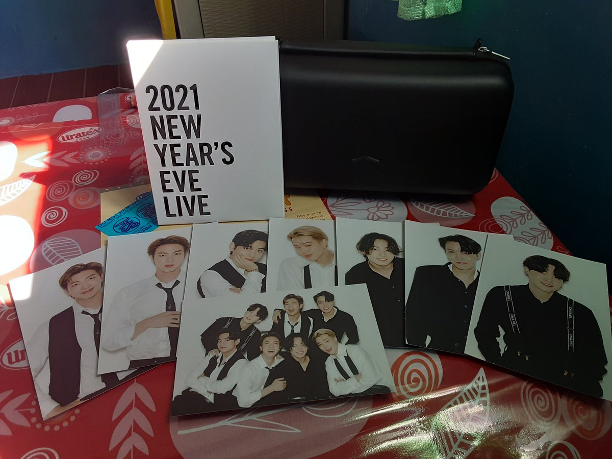 rhosze08's tweet photo. skto dting ng haul ko ky sissy @MoonShineMD for hobi's bday .. thnx for this .. im really hapoy .. and thanks for understanding sa mga requests ko .. hehe .. next time ulit .. https://t.co/dquApgujXg
