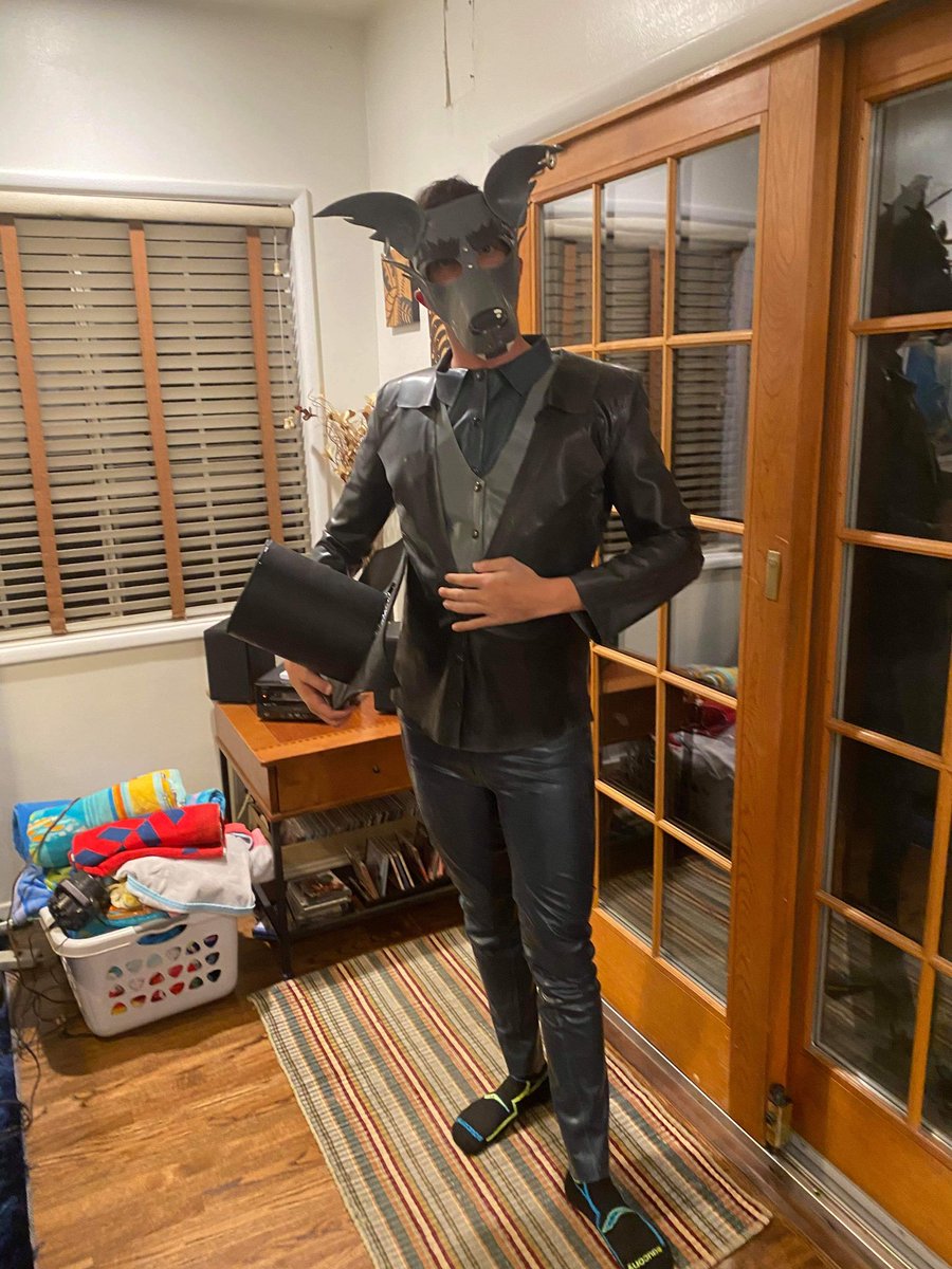 PupTemplar's tweet photo. My newly updated #couture #latex #suit with matching #daddy #wolf #puphood by @LorisLatex and her fashion line at Gummibรคr latex.
#petplay #bdsmpetplay #daddywolf #alphapup #pupplay #fashion #rubberpride #rubberpup #lgbtpride #custom https://t.co/IAJMOdGSWt
