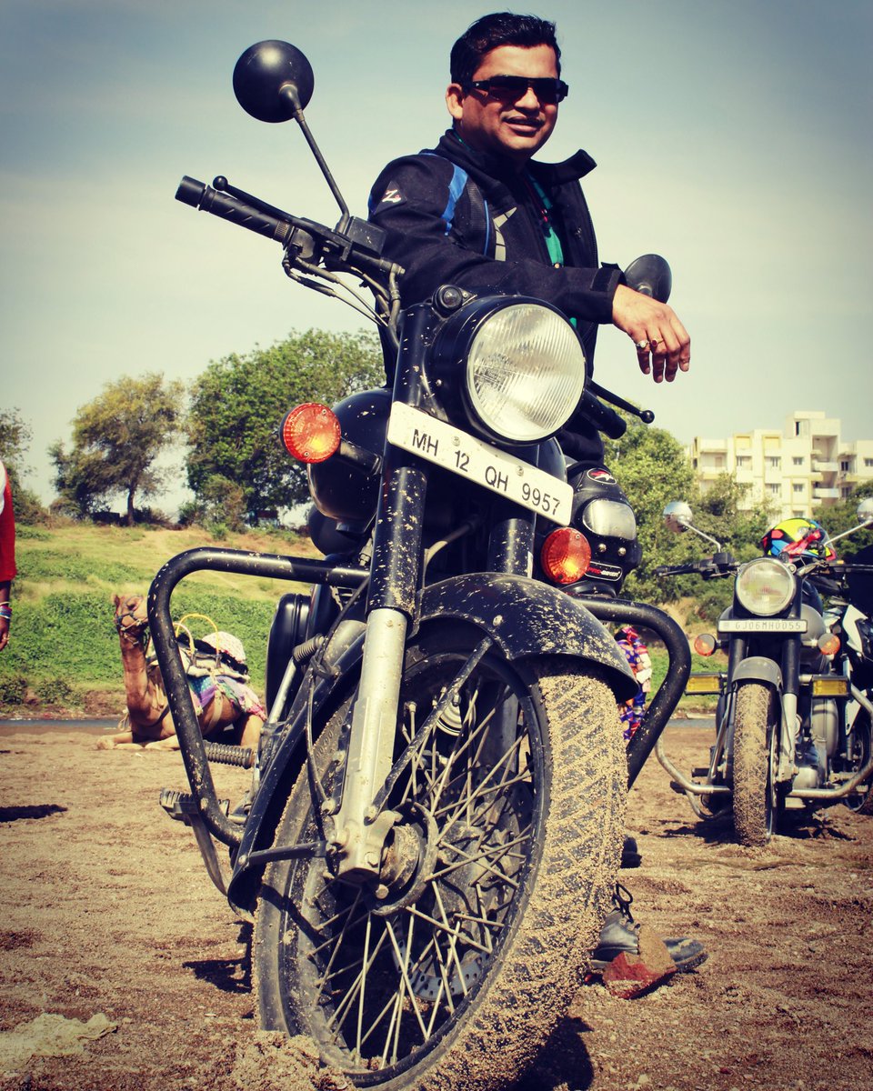 BabaRiding's tweet image. When your legs scream stop and your lungs are bursting, that's when it starts.....

#royalenfield #royalenfieldclassic500 #classic500 #classic500stealthblack
@royalenfield @acecafelondon @RoyalEnfieldIn @FCPuneCity @PuneCityPolice @punerider1