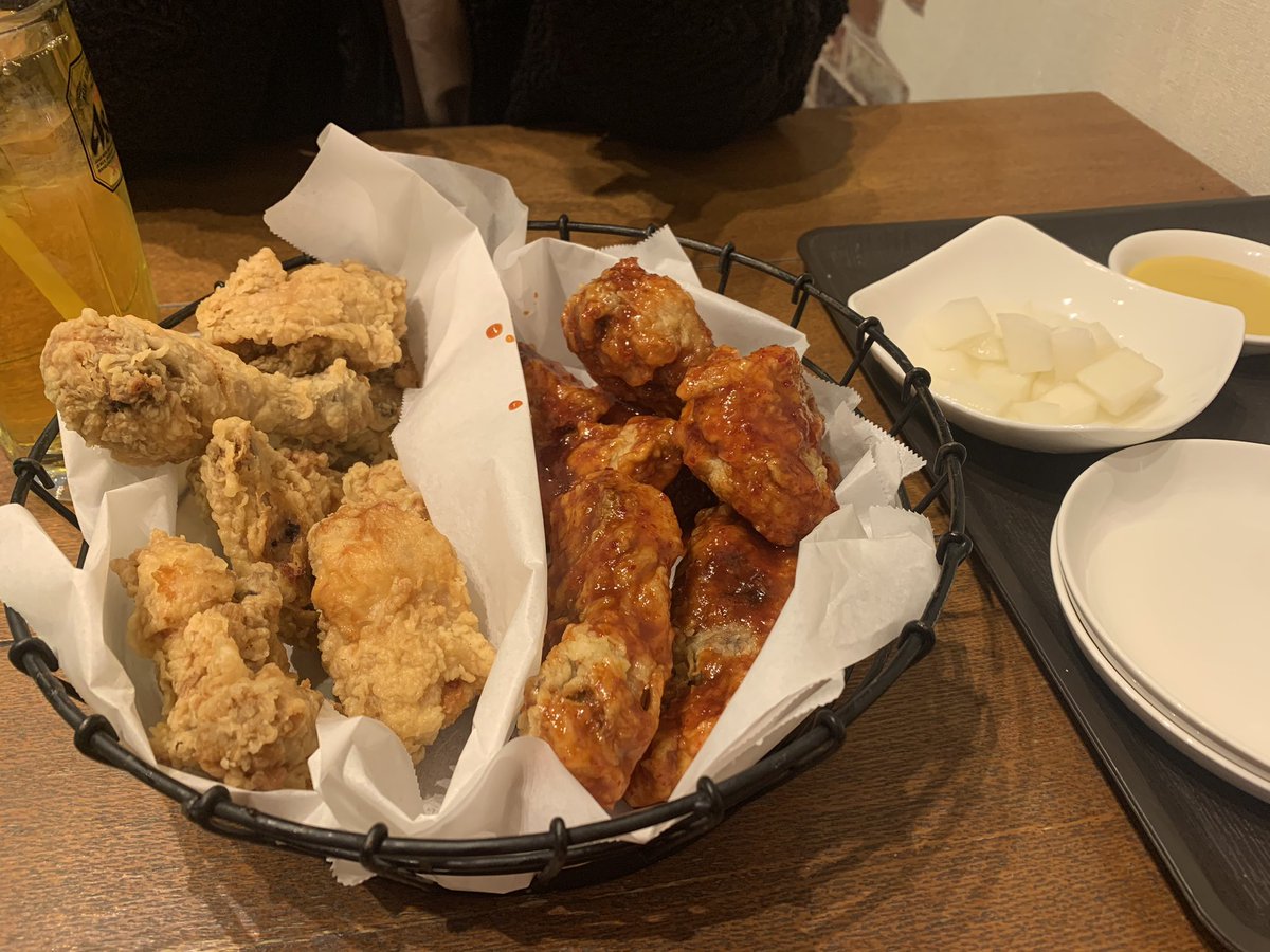 Lisa Ambitious 妹と韓国チキン食べに行きました コリアンカフェ粉雪 さんです 狸小路一丁目にあります お肉の衣がカリカリで美味しい ー ヤンニョムは辛いのが苦手な方でも食べらる辛さです 私 辛いのあんまり得意じゃない 美味しい