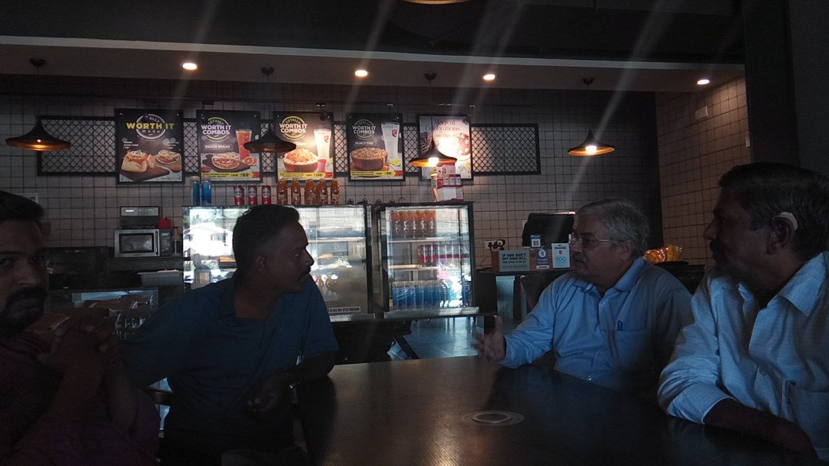  @ramvarman travels 350kms from his place just for this meet up. We feel lazy going to next street, but travelling such long distance, showed how serious people are who comes to these meetups, that even shocked  @madan_kumar. We discuss for 5 to 6 hours on all topics